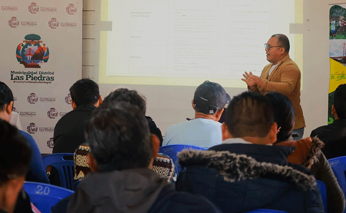 Charlas a emprendedores y sectores productivos